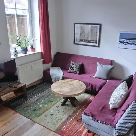 Apartment M8 *