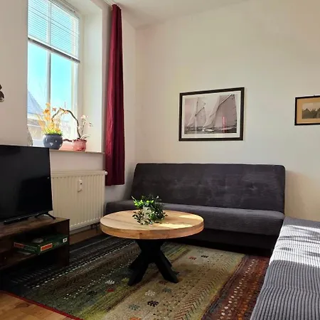 M8 Apartman *